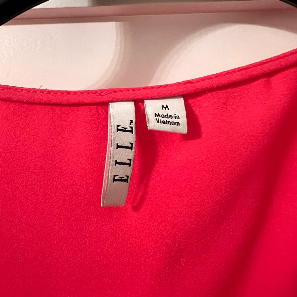 Hot pink sleeveless top - Picture 2 of 5